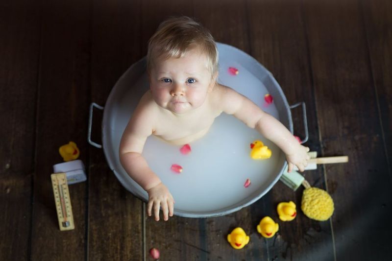 bain-de-lait-fille-1-an