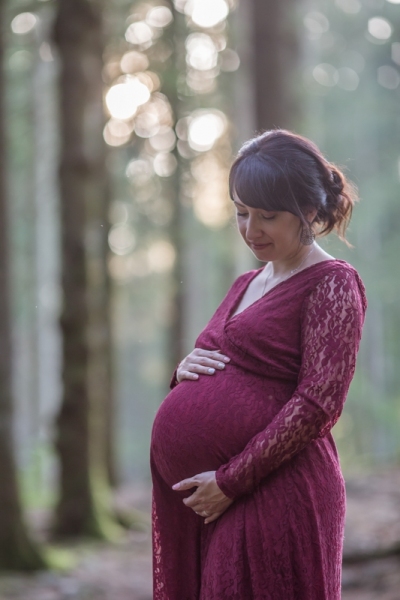 Portraits-grossesse-Ardennes-nature-future-maman