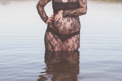 Portraits-grossesse-Ardennes-nature-lac