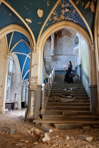 Portraits-femme-château-abandonné-