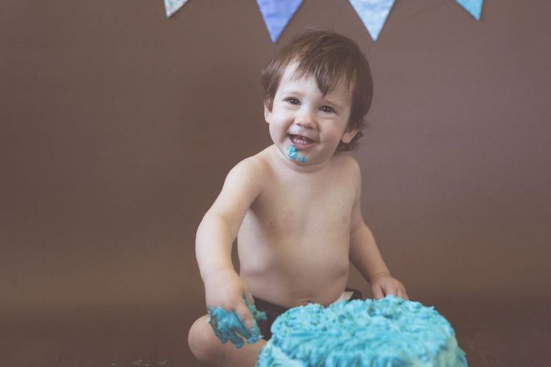 Séance-photo-enfant-anniversaire-Ardennes-gateau